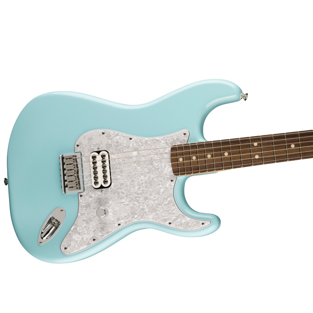 Fender Tom DeLonge Stratocaster Rosewood Fingerboard Electric Guitar (Daphne Blue)